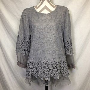 Women’s Gray Textured Thick Lace Layered Blouse